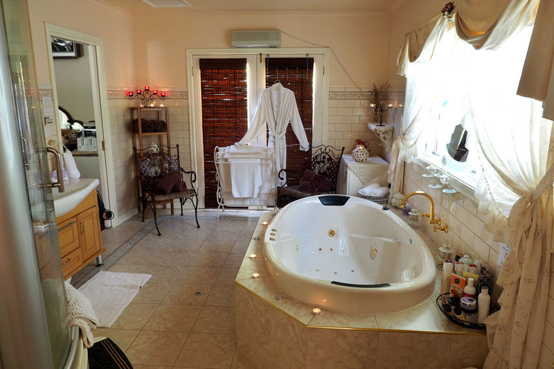 Luxury Bed & Breakfast Suite Daylesford